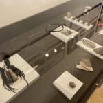 09.03.2022. Bratysława. Wystawa  biżuterii z krzemieniem pasiastym w Instytucie Polskim / Grażyna Szlęzak-Wójcik / Radio Kielce