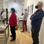 09.03.2022. Bratysława. Wystawa  biżuterii z krzemieniem pasiastym w Instytucie Polskim / Grażyna Szlęzak-Wójcik / Radio Kielce