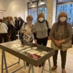 09.03.2022. Bratysława. Wystawa  biżuterii z krzemieniem pasiastym w Instytucie Polskim / Grażyna Szlęzak-Wójcik / Radio Kielce