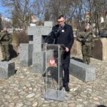 20.03.2022. Sandomierz. Uroczystości patriotyczne. Na zdjęciu (w środku): Marcin Marzec - burmistrz Sandomierza / Grażyna Szlęzak-Wójcik / Radio Kielce