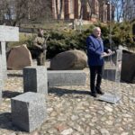 20.03.2022. Sandomierz. Uroczystości patriotyczne. Na zdjęciu: Zbigniew Puławski - prezes Sandomierskiego Centrum Pamięci / Grażyna Szlęzak-Wójcik / Radio Kielce