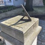 26.03.2022. Starachowice. Zegar słoneczny / Anna Głąb / Radio Kielce