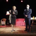 06.03.2022. Małogoszcz. Dzień Kobiet. Na zdjęciu (od lewej): Anna Krupka - wiceminister sportu i turystyki i Mariusz Piotrowski - burmistrz Małogoszcza / Jarosław Kubalski / Radio Kielce