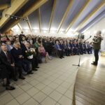 21.03.2022. Ciekoty. Szklany Dom. Dzień Sołtysa. Na zdjęciu (przemawia): senator Krzysztof Słoń / Jarosław Kubalski / Radio Kielce