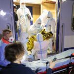 16.03.2022. Kielce, dworzec PKP.  Drugi transport sanitarny z Ukrainy z dziećmi chorymi onkologicznie / Wiktor Taszłow / Radio Kielce