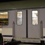 16.03.2022. Kielce, dworzec PKP.  Drugi transport sanitarny z Ukrainy z dziećmi chorymi onkologicznie / Wiktor Taszłow / Radio Kielce