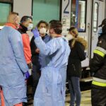 16.03.2022. Kielce, dworzec PKP.  Drugi transport sanitarny z Ukrainy z dziećmi chorymi onkologicznie / Wiktor Taszłow / Radio Kielce