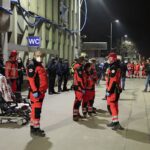 16.03.2022. Kielce, dworzec PKP.  Drugi transport sanitarny z Ukrainy z dziećmi chorymi onkologicznie / Wiktor Taszłow / Radio Kielce