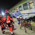 16.03.2022. Kielce, dworzec PKP.  Drugi transport sanitarny z Ukrainy z dziećmi chorymi onkologicznie / Wiktor Taszłow / Radio Kielce