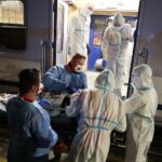 16.03.2022. Kielce, dworzec PKP.  Drugi transport sanitarny z Ukrainy z dziećmi chorymi onkologicznie / Wiktor Taszłow / Radio Kielce