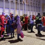 16.03.2022. Kielce, dworzec PKP.  Drugi transport sanitarny z Ukrainy z dziećmi chorymi onkologicznie / Wiktor Taszłow / Radio Kielce