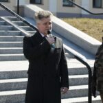 19.03.2022. Kielce. Uroczystości przed pomnikiem marszałka Józefa Piłsudskiego. Na zdjęciu: senator Krzysztof Słoń / Wiktor Taszłow / Radio Kielce