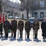 19.03.2022. Kielce. Uroczystości przed pomnikiem marszałka Józefa Piłsudskiego / Wiktor Taszłow / Radio Kielce