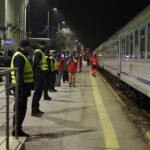 19.03.2022. Kielce. Dworzec PKP. Przyjazd dzieci chorych onkologicznie z Ukrainy / Wiktor Taszłow / Radio Kielce