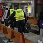 19.03.2022. Kielce. Dworzec PKP. Przyjazd dzieci chorych onkologicznie z Ukrainy / Wiktor Taszłow / Radio Kielce