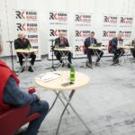 20.03.2022. Kielce. Studio Polityczne Radia Kielce. Na zdjęciu (od lewej): Rafał Nowak - wicewojewoda świętokrzyski, Krzysztof Sławiński - PO, Dawid Lewicki - Konfederacja, Czesław Siekierski - poseł, Filip Strząbała - Nowa Lewica / Wiktor Taszłow / Radio Kielce