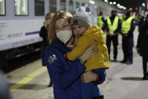 24.03.2022. Kielce. Transport z małymi pacjentami z Ukrainy dotarł do Kielc / Wiktor Taszłow / Radio Kielce