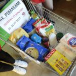 25.03.2022. Kielce. Przedświąteczna zbiórka żywności kieleckiej Caritas / Wiktor Taszłow / Radio Kielce