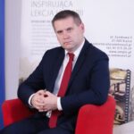 28.03.2022. Kielce, OMPiO. Debata „Człowiek dla człowieka - Pomagamy Ukrainie". Na zdjęciu: Paweł Wójcik - burmistrz Chmielnika / Wiktor Taszłow / Radio Kielce