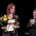 28.03.2022. Kielce. Nagrody Miasta Kielce. Na zdjęciu (od lewej): Karolina Wilczyńska - pisarka, Jarosław Karyś - przewodniczący kieleckiej rady miasta / Wiktor Taszłow / Radio Kielce