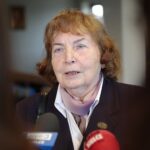 30.03.2022. Kielce. Uroczysta sesja Rady Powiatu Kieleckiego. Na zdjęciu: Kazimiera Michalina Zapałowa - „Honorowy Obywatel Powiatu Kieleckiego” / Wiktor Taszłow / Radio Kielce