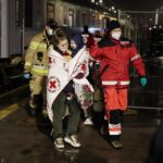 30.03.2022. Kielce. Przyjazd pociągu z Ukrainy z chorymi dziećmi / Wiktor Taszłow / Radio Kielce