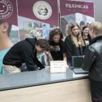 31.03.2022. Kielce. Giełda kieleckich liceów w Centrum Kształcenia Zawodowego / Wiktor Taszłow / Radio Kielce