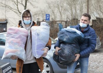 27.02.2022. Kielce. Dom Środowisk Twórczych. Zbiórka dla uchodźców z Ukrainy / Wiktor Taszłow / Radio Kielce