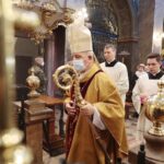 01.03.2022. Kielce. Bazylika katedralna. Msza święta w intencji Żołnierzy Wyklętych. Na zdjęciu: Jan Piotrowski - biskup kielecki / Wiktor Taszłow / Radio Kielce