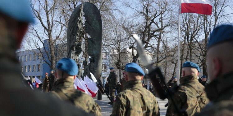 01.03.2022. Kielce. Narodowy Dzień Pamięci Żołnierzy Wyklętych. Uroczystości przed Pomnikiem Armii Krajowej / Wiktor Taszłow / Radio Kielce