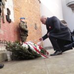 01.03.2022. Kielce. Narodowy Dzień Pamięci Żołnierzy Wyklętych. Uroczystości przed ścianą straceń w byłym więzieniu kieleckim. Na zdjęciu: Rafał Nowak - wicewojewoda świętokrzyski / Wiktor Taszłow / Radio Kielce