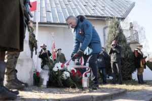 01.03.2022. Kielce. Narodowy Dzień Pamięci Żołnierzy Wyklętych. Uroczystości na cmentarzu Kielce-Piaski. Na zdjęciu: Zbigniew Koniusz - wojewoda świętokrzyski / Wiktor Taszłow / Radio Kielce