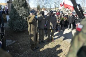 01.03.2022. Kielce. Narodowy Dzień Pamięci Żołnierzy Wyklętych. Uroczystości na cmentarzu Kielce-Piaski / Wiktor Taszłow / Radio Kielce