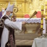 02.03.2022. Kielce. Msza święta w Środę Popielcową. Na zdjęciu: biskup Jan Piotrowski / Wiktor Taszłow / Radio Kielce