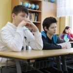 03.03.2022. Mąchocice-Scholesteria. Dzieci z Ukrainy w Szkole Podstawowej w Mąchocicach-Scholesterii / Wiktor Taszłow / Radio Kielce