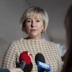 03.03.2022. Mąchocice-Scholesteria. Dzieci z Ukrainy w Szkole Podstawowej w Mąchocicach-Scholesterii. Na zdjęciu: Joanna Broniek - dyrektor Szkoły Podstawowej w Mąchocicach-Scholasterii / Wiktor Taszłow / Radio Kielce