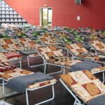 07.03.2022. Chęciny. Punkt recepcyjny w hali widowiskowo-sportowej / Wiktor Taszłow / Radio Kielce