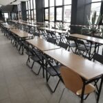 07.03.2022. Chęciny. Punkt recepcyjny w hali widowiskowo-sportowej / Wiktor Taszłow / Radio Kielce