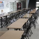 07.03.2022. Chęciny. Punkt recepcyjny w hali widowiskowo-sportowej / Wiktor Taszłow / Radio Kielce