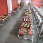 07.03.2022. Chęciny. Punkt recepcyjny w hali widowiskowo-sportowej / Wiktor Taszłow / Radio Kielce