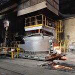 10.03.2022. Kielce. Odlewnia Chemar uruchamia zmodernizowany piec łukowy do topnienia staliwa / Wiktor Taszłow / Radio Kielce