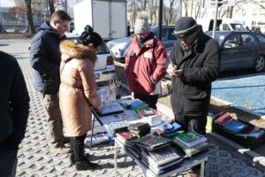 12.03.2022. Kielce. Giełda kolekcjonerska / Wiktor Taszłow / Radio Kielce