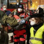 13.03.2022. Kielce. Dworzec PKP. Przyjazd z Ukrainy dzieci chorych onkologicznie / Wiktor Taszłow / Radio Kielce