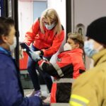 13.03.2022. Kielce. Dworzec PKP. Przyjazd z Ukrainy dzieci chorych onkologicznie / Wiktor Taszłow / Radio Kielce