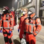 13.03.2022. Kielce. Dworzec PKP. Przyjazd z Ukrainy dzieci chorych onkologicznie / Wiktor Taszłow / Radio Kielce