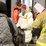 13.03.2022. Kielce. Dworzec PKP. Przyjazd z Ukrainy dzieci chorych onkologicznie / Wiktor Taszłow / Radio Kielce