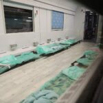 13.03.2022. Kielce. Dworzec PKP. Przyjazd z Ukrainy dzieci chorych onkologicznie / Wiktor Taszłow / Radio Kielce