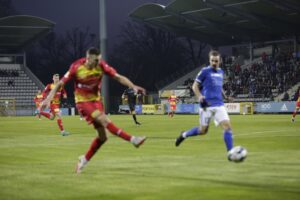 18.03.2022. Legnica. Mecz Miedź Legnica - Korona Kielce / Krzysztof Bujnowicz / Radio Kielce