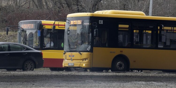 10.02.2022 Kielce. Autobus MPK / Jarosław Kubalski / Radio Kielce