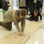 05.03.2022 Ameliówka. Harcerze bawią się z dziećmi z Ukrainy w Hotelu Ameliówka / Jarosław Kubalski / Radio Kielce